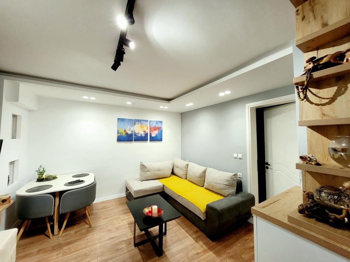 Loi Apartment Sarandë Buitenkant foto