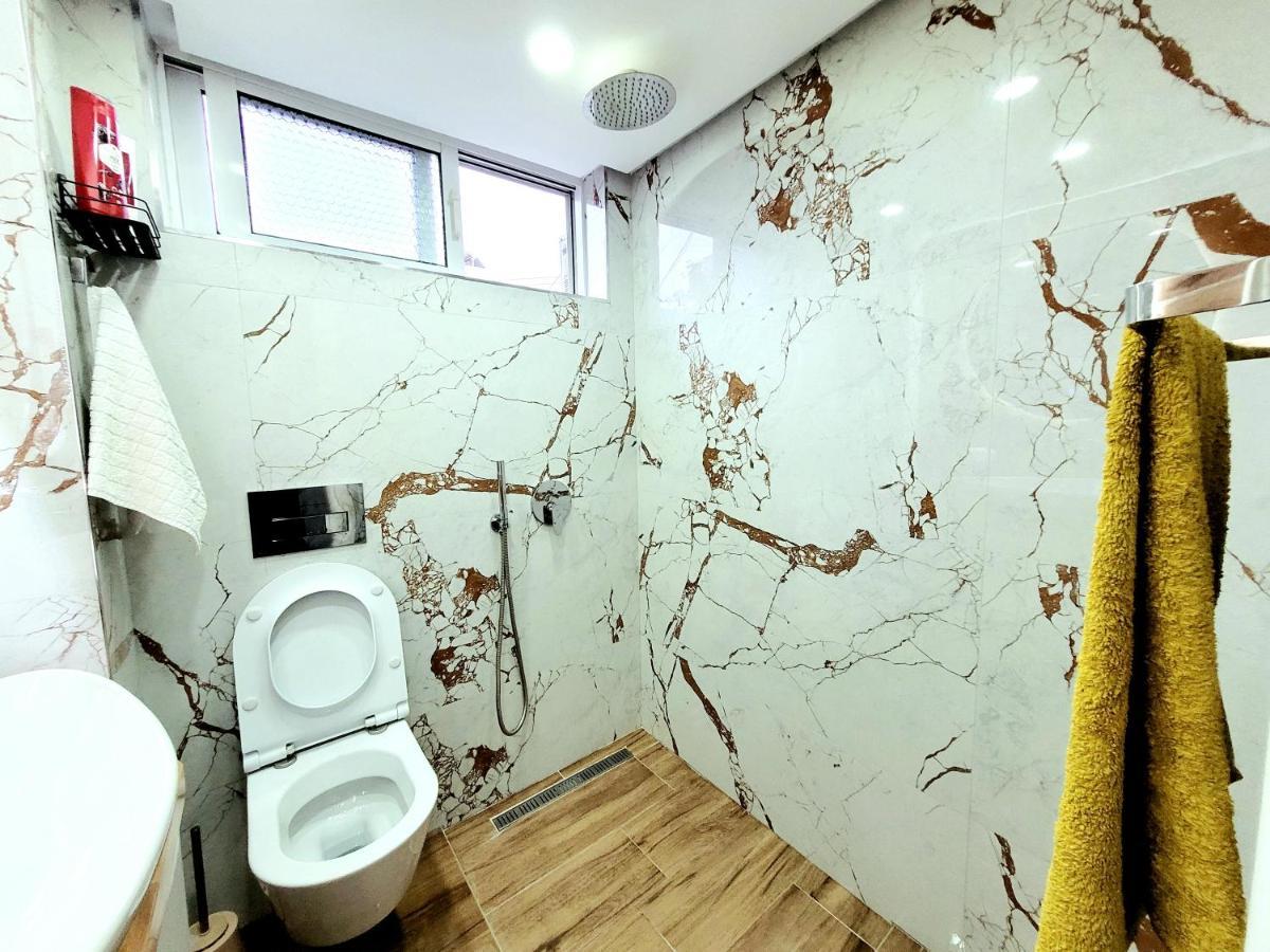 Loi Apartment Sarandë Buitenkant foto