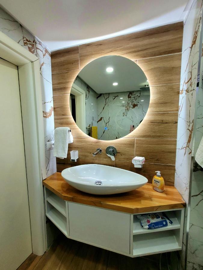Loi Apartment Sarandë Buitenkant foto